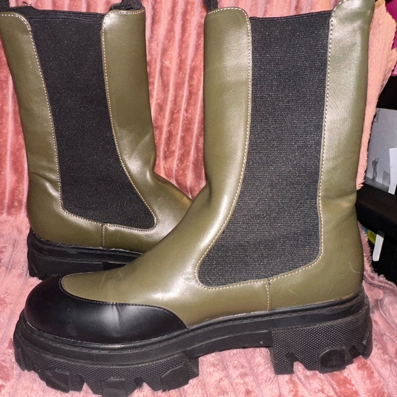 Mid-calf Forever 21 Women’s Boot Sz 9, no box. Olive/Black - Picture 1 of 8